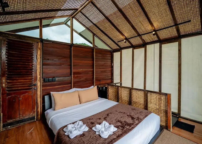 Nirata Treehouse Maison d'hôtes Kintamani