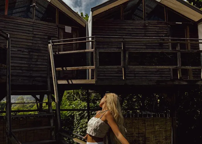 Nirata Treehouse