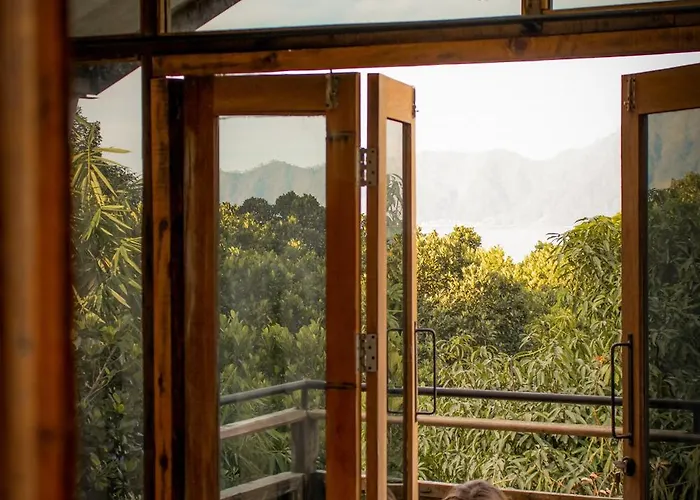 Nirata Treehouse Maison d'hôtes