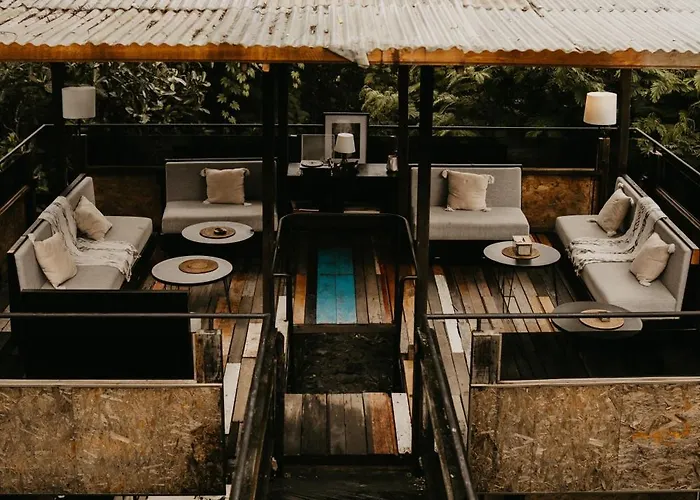 Nirata Treehouse Maison d'hôtes