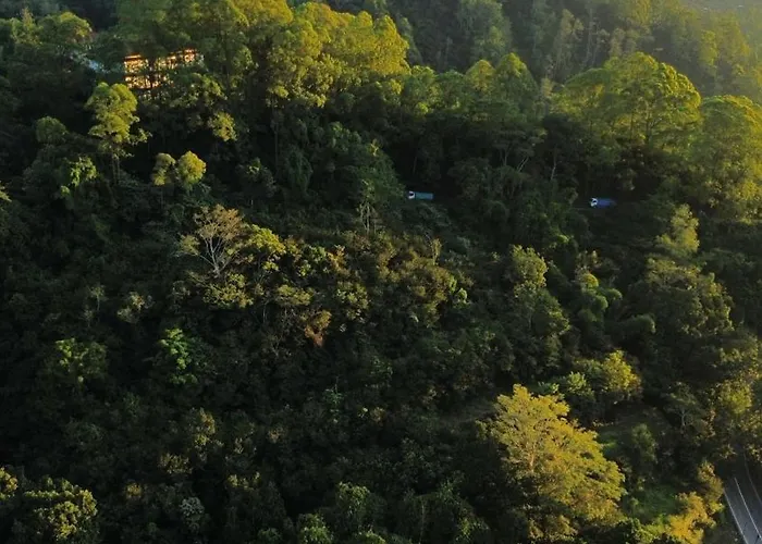 Nirata Treehouse Maison d'hôtes Kintamani